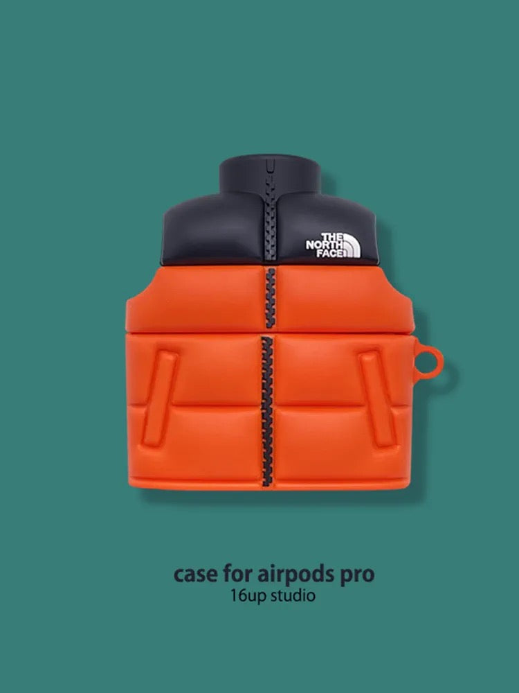 حافظة Airpods بتصميم سترة TNF