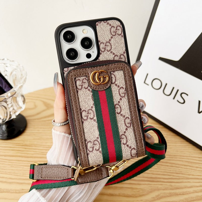 Capa para iPhone com corrente porta-cartões Lou GG