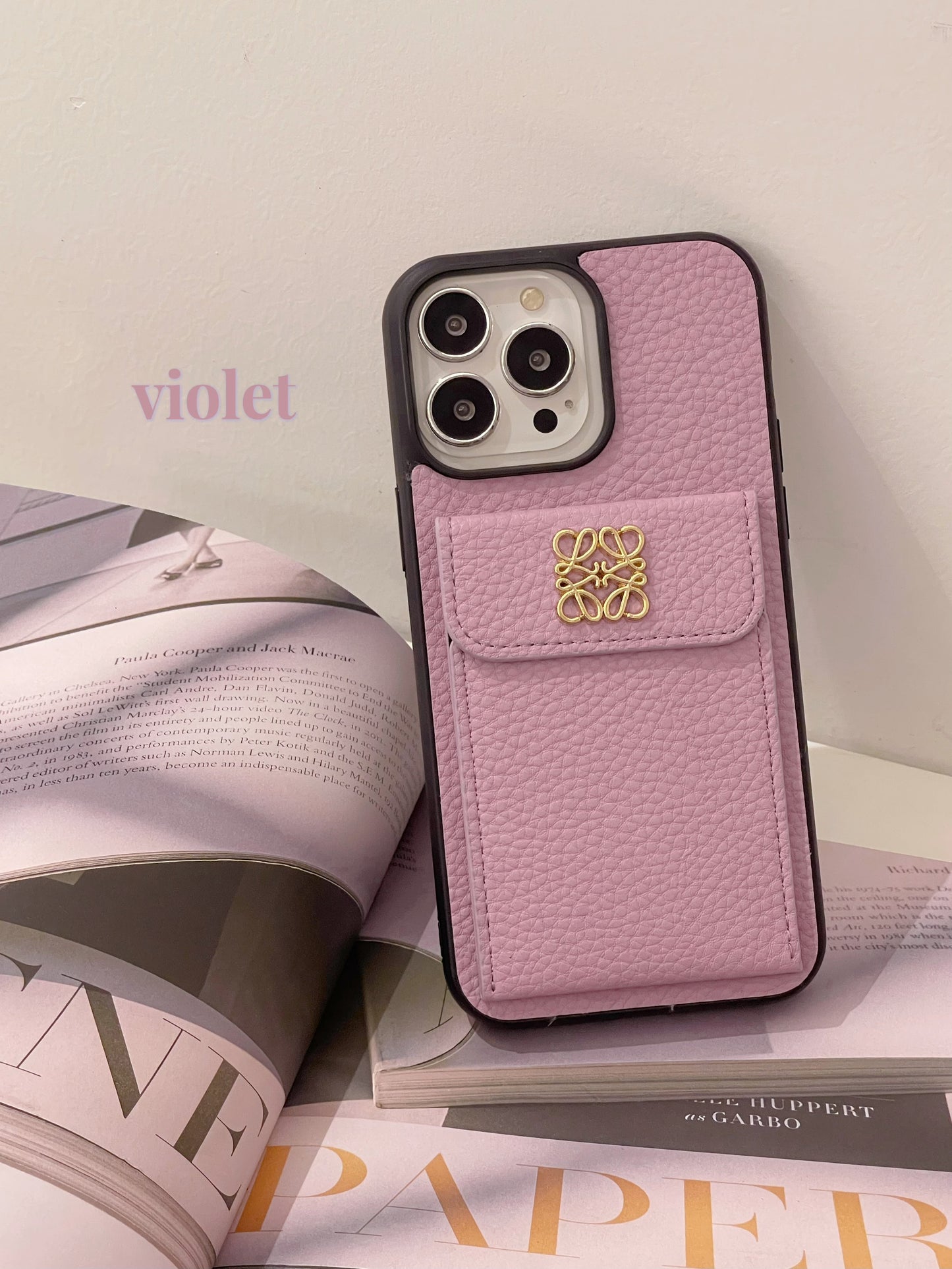 Etui LOEWE na iPhone'a z miejscem na kartę, czarne-QBK240603