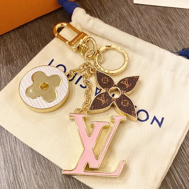 1V key chain-713