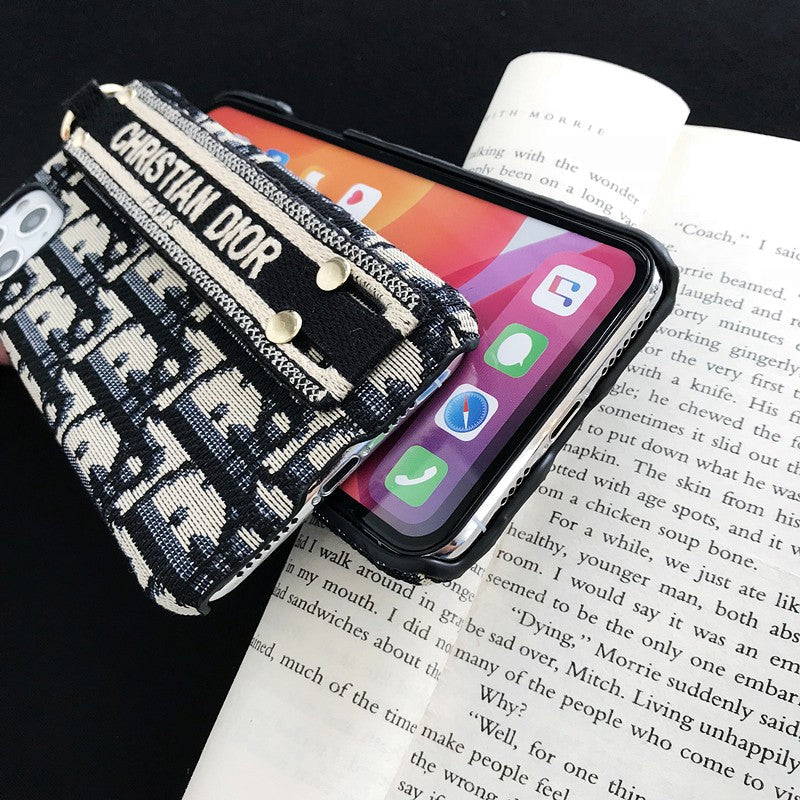 Классический чехол для iPhone с браслетом CD